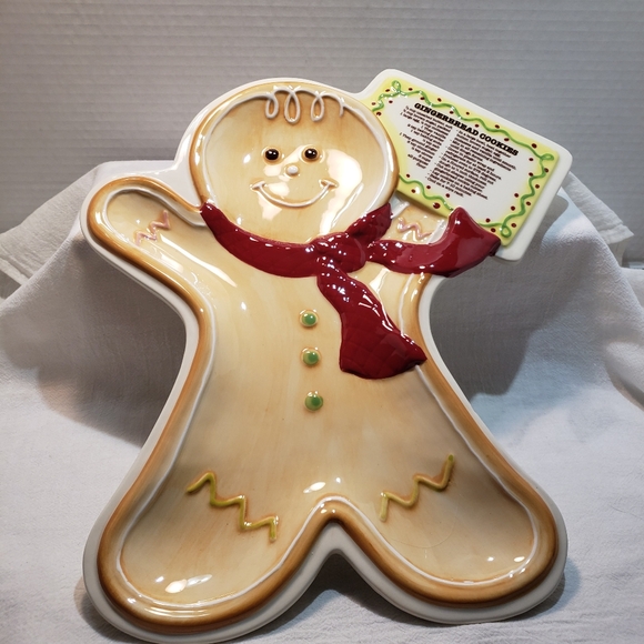 Beautiful New Temptations Gingerbread Receipe Plate and mini Cookie cutter - Picture 2 of 9